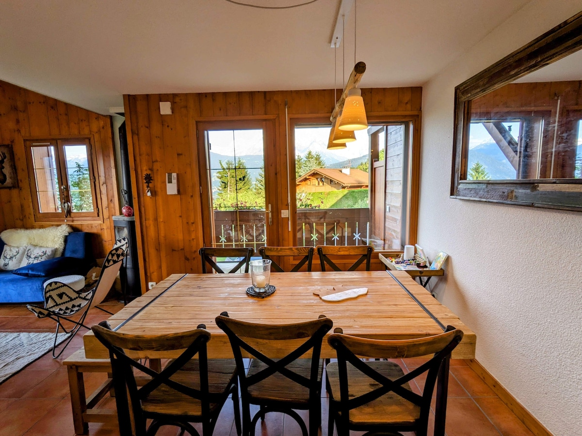 Salle à manger avec vue sur Montblanc 